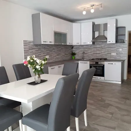 Antonia Завалатица