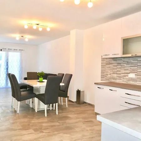 Antonia Apartment *