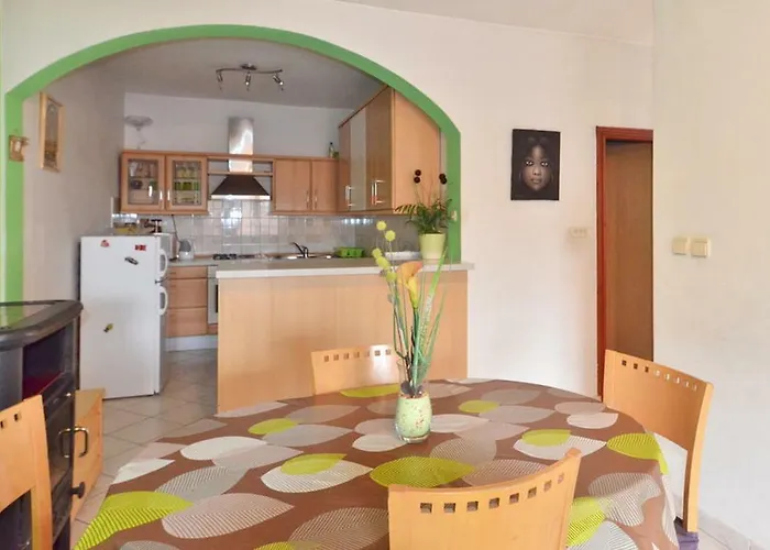 Antonia 扎瓦拉提卡